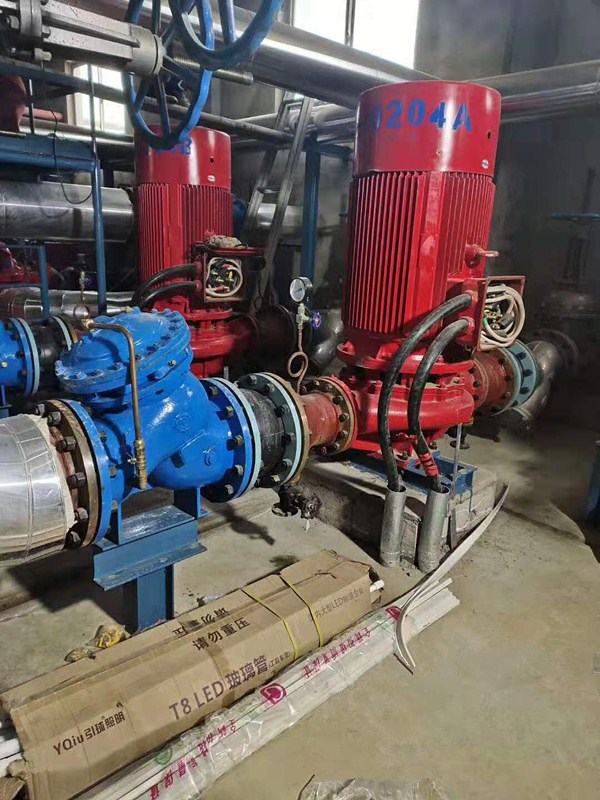 新興耐酸泵廠(chǎng)現(xiàn)場(chǎng)調(diào)試消防泵